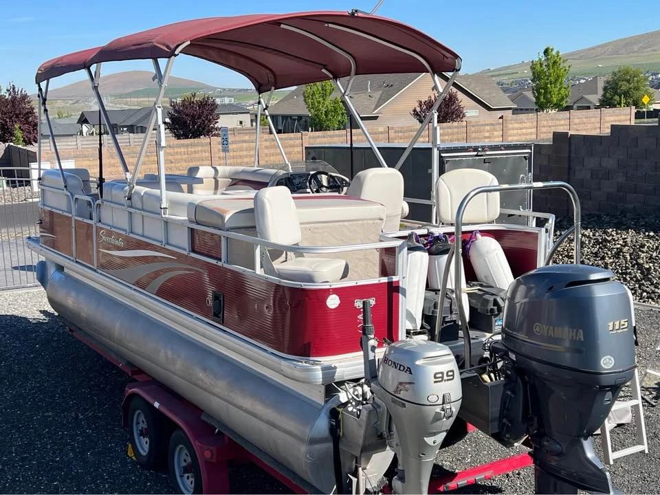 2012 Godfrey Sweetwater 2286 Pontoon Boat