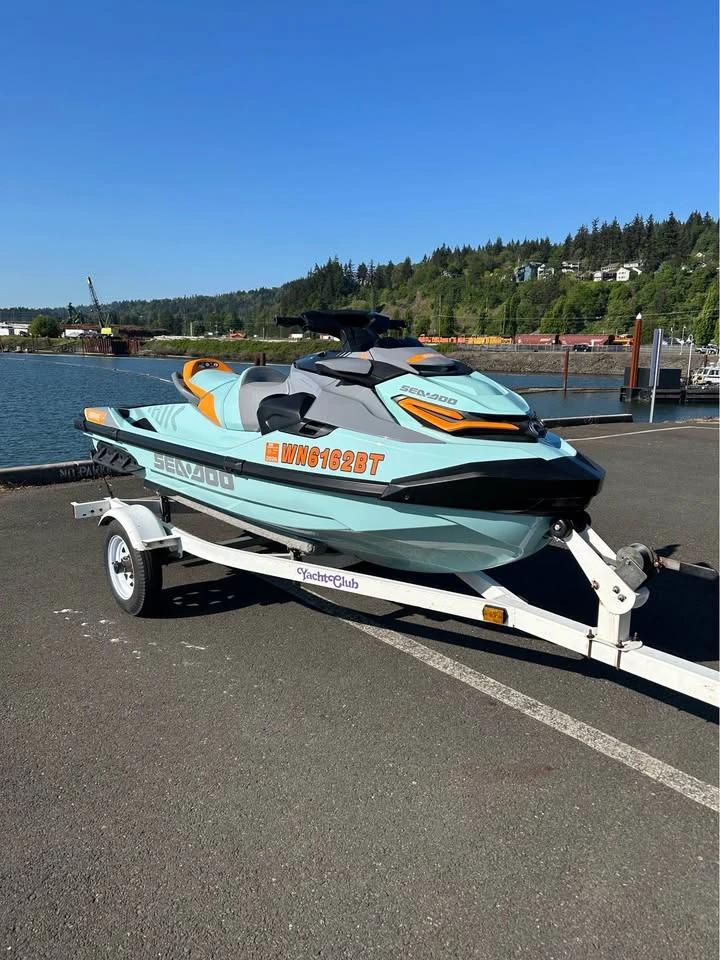 2023 Seadoo Wake Pro 230 w/ yacht club trailer