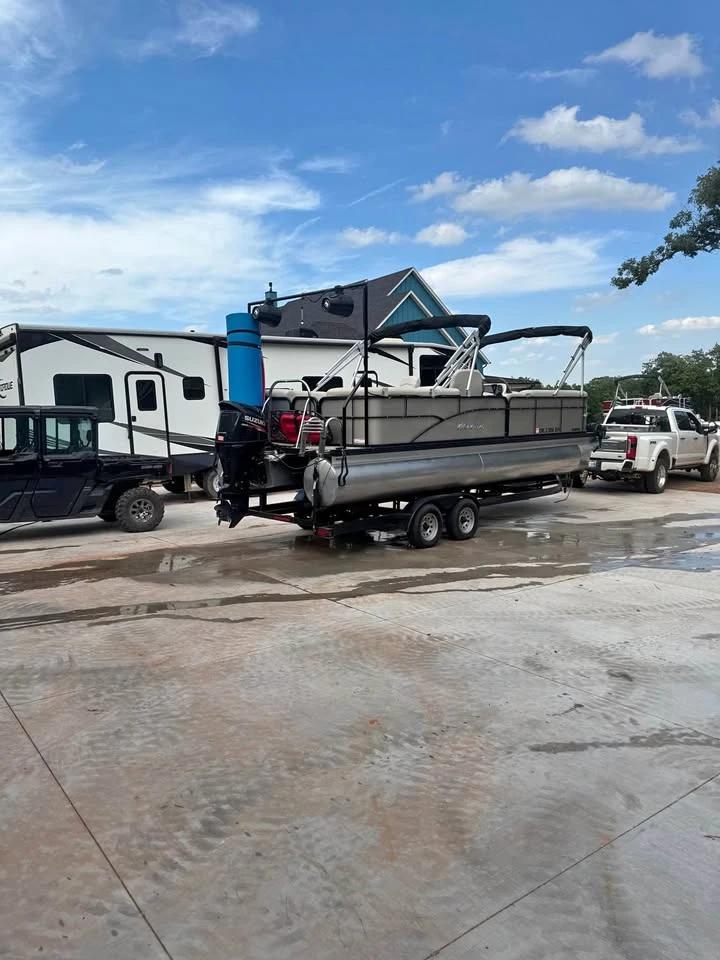 2021 Manitou Pontoon