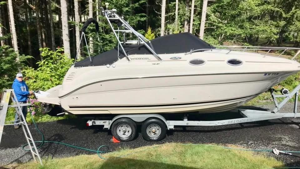 2004 SeaRay sundancer 240 sundeck Sea Ray 240 Sundeck