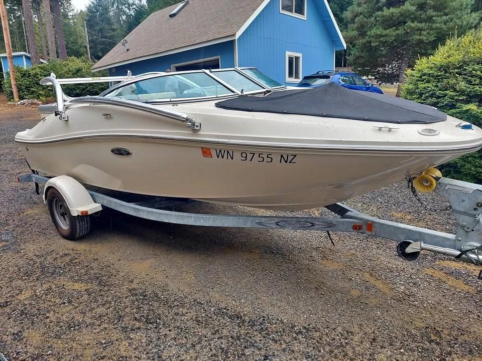 2010 Searay sport 185 Sea Ray 185 Sport