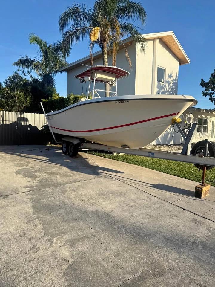 2007 Donzi Marine 24-foot Center Console