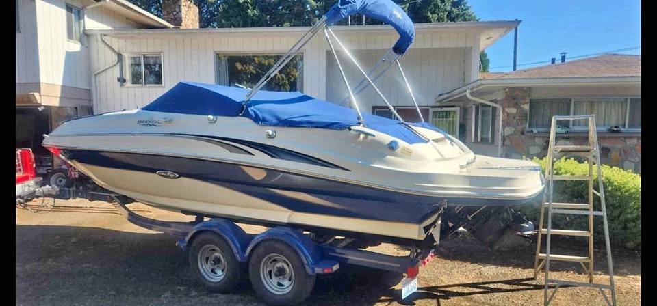 2002 Sea Ray 220 Sundeck 220 Sundeck