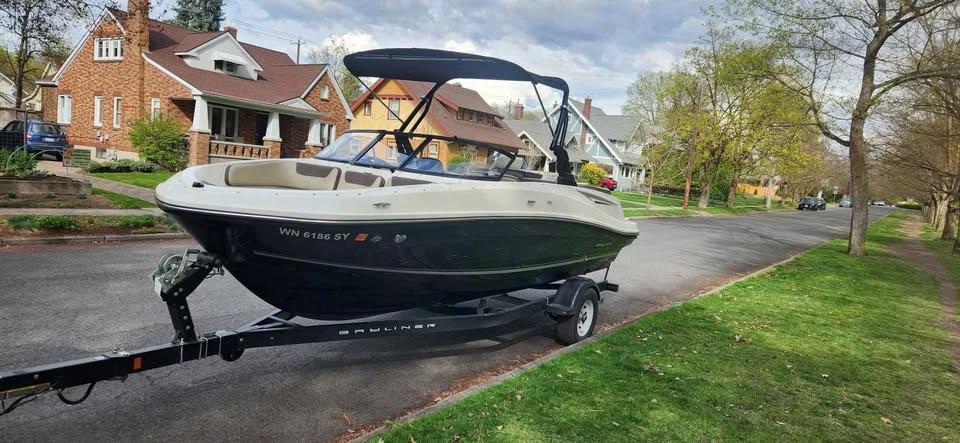 2017 Bayliner VR5