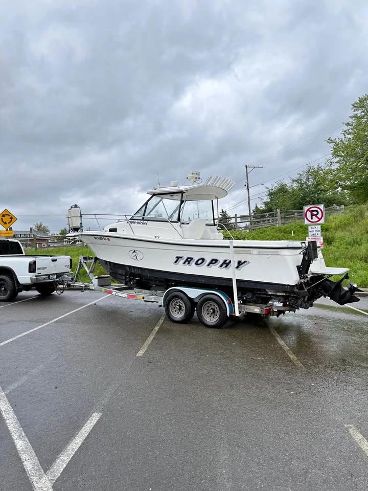 1997 Trophy 2352 pro hard top Trophy 2352
