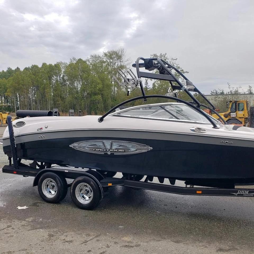 2004 Ski Nautique 226