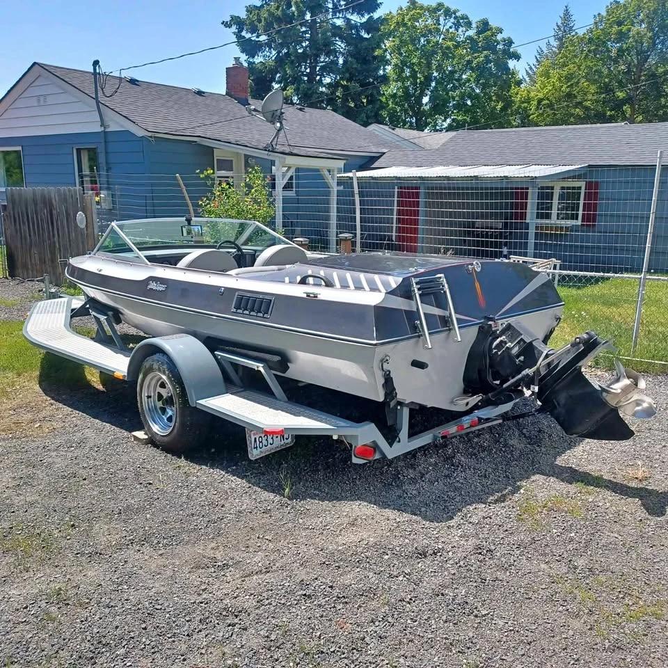 1974 Jolly Roger - Retro Classic Jolly Roger 160