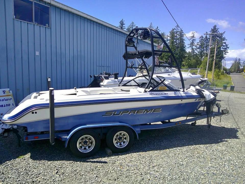 2000 Supreme v210 medalist ski boat V-210 Medalist