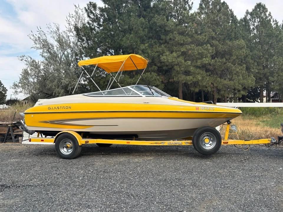 2005 Glastron GX205