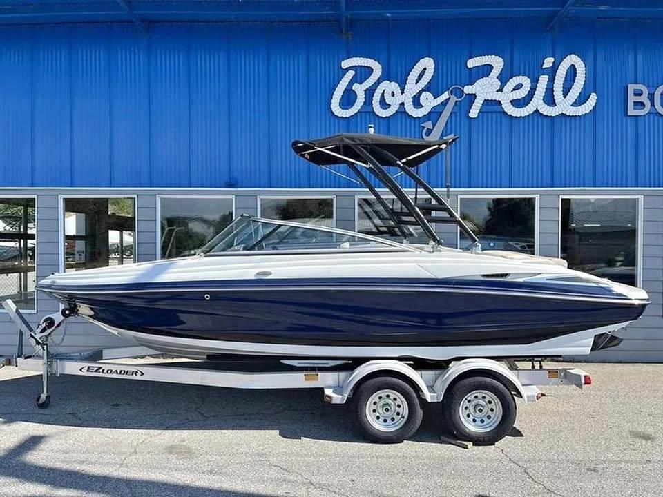 2019 Crownline 215 ss bowrider