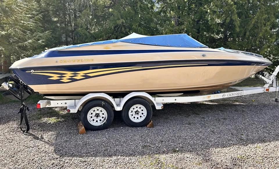 2000 Crownline 225BR