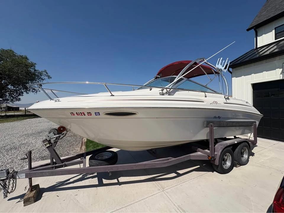 2001 Sea Ray 215 express