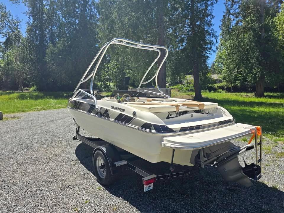 2008 Glastron gt 205