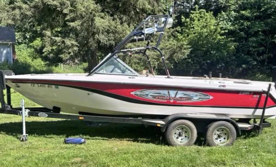 2005 Correct Craft Super Air Nautique