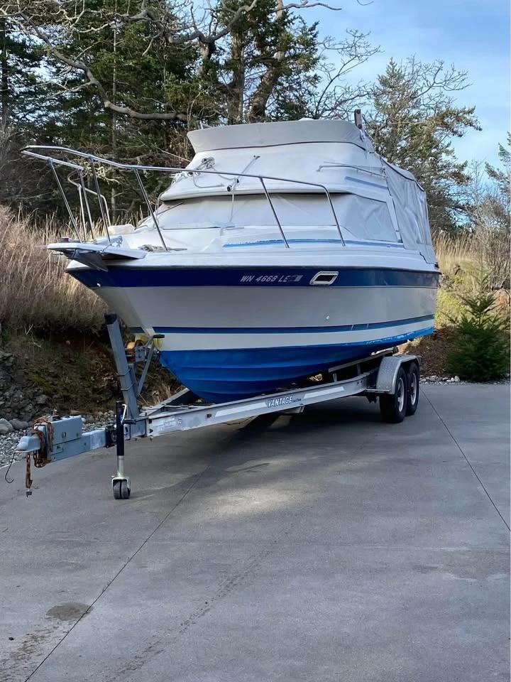 1988 Bayliner 2560 Ciera Flybridge 2560 Ciera Convertible
