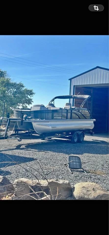 2021 Bennington 23 LT