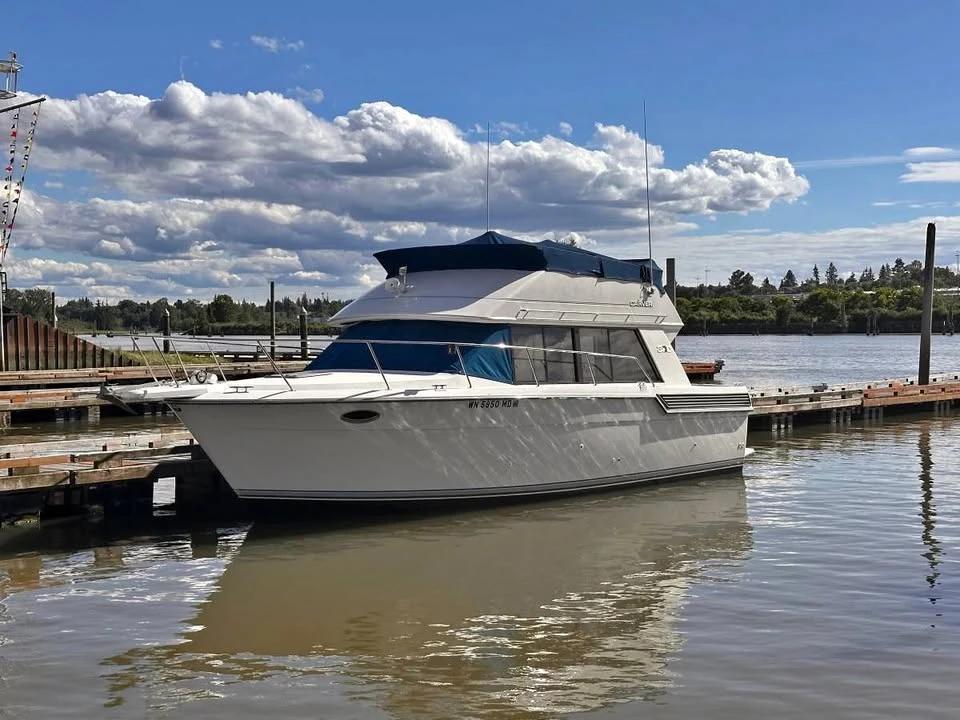 1993 Carver 300 300 Aft Cabin