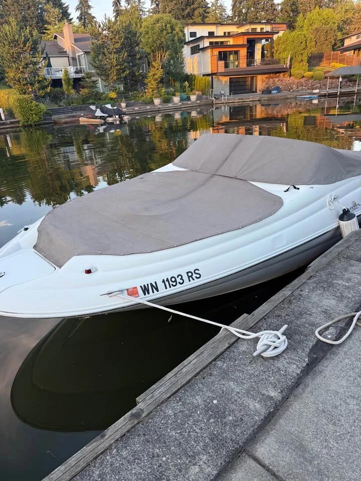 1998 Sea Ray Sundeck 210 Sundeck