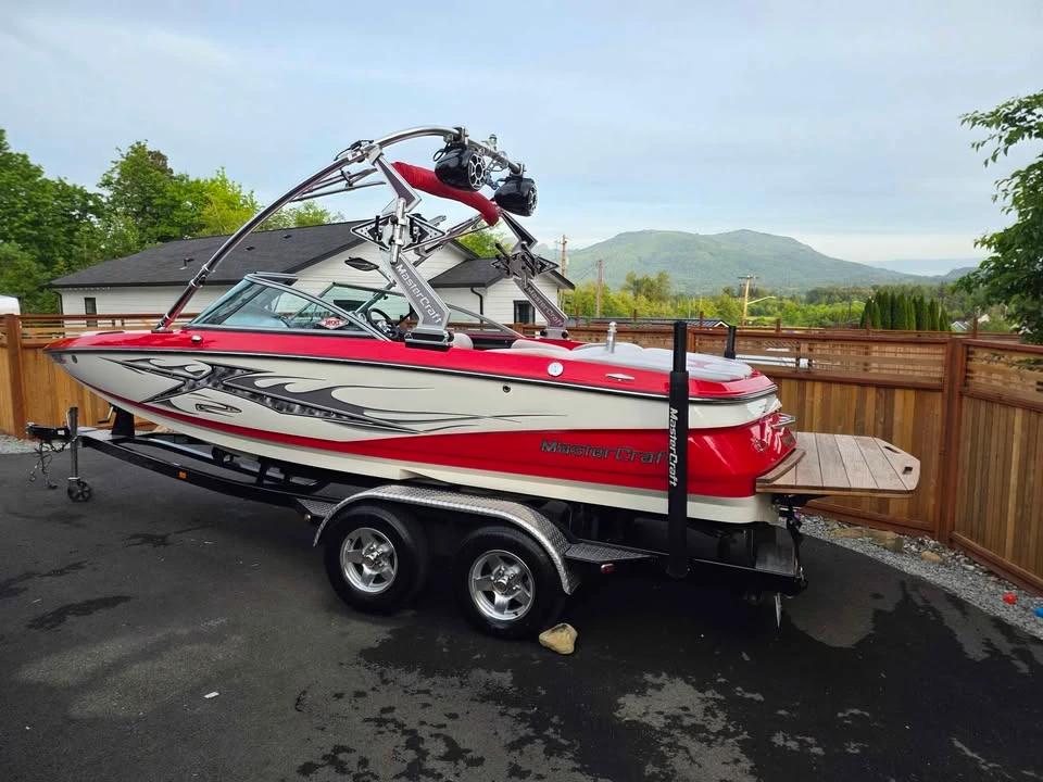 2007 Mastercraft MariStar 200