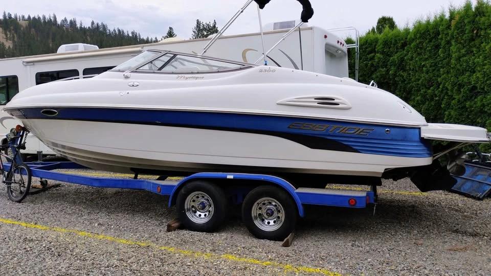 1995 2300 Ebbtide Mystique Sport Cabin 2300 Sport Cuddy