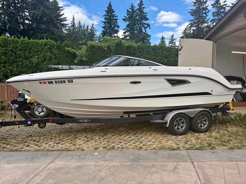 2017 Sea Ray slx 230