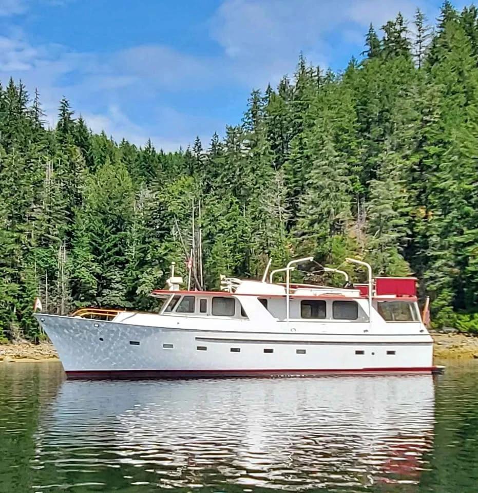 1965 65’ Classic Long Range Cruiser 65' Long Range Cruiser