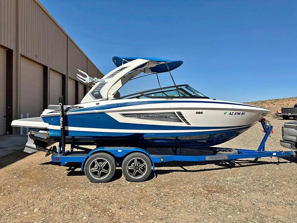 2017 Regal 2300 RX Surfboat