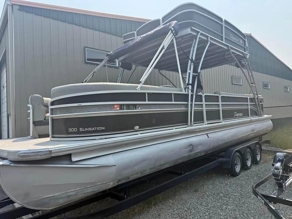 2017 Premier 33 ft pontoon Premier 330 Escalante