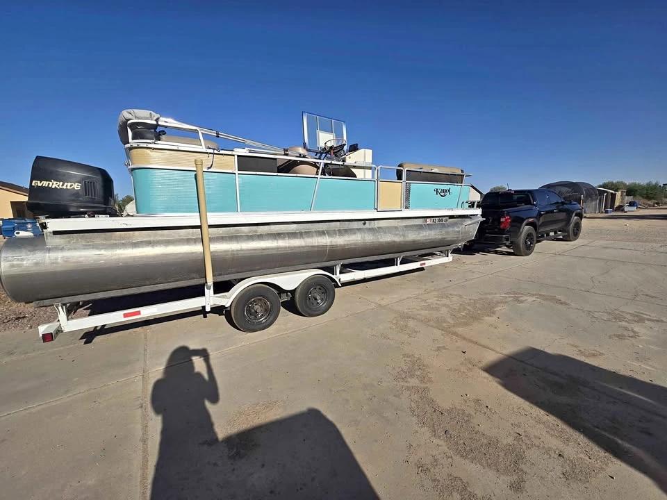 1990 Kayot tritoon Skipper 3920