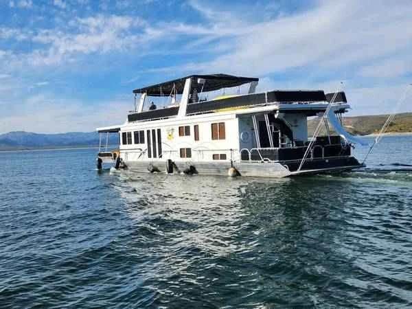 2006 LakeView 68ft houseboat 16x68 Widebody