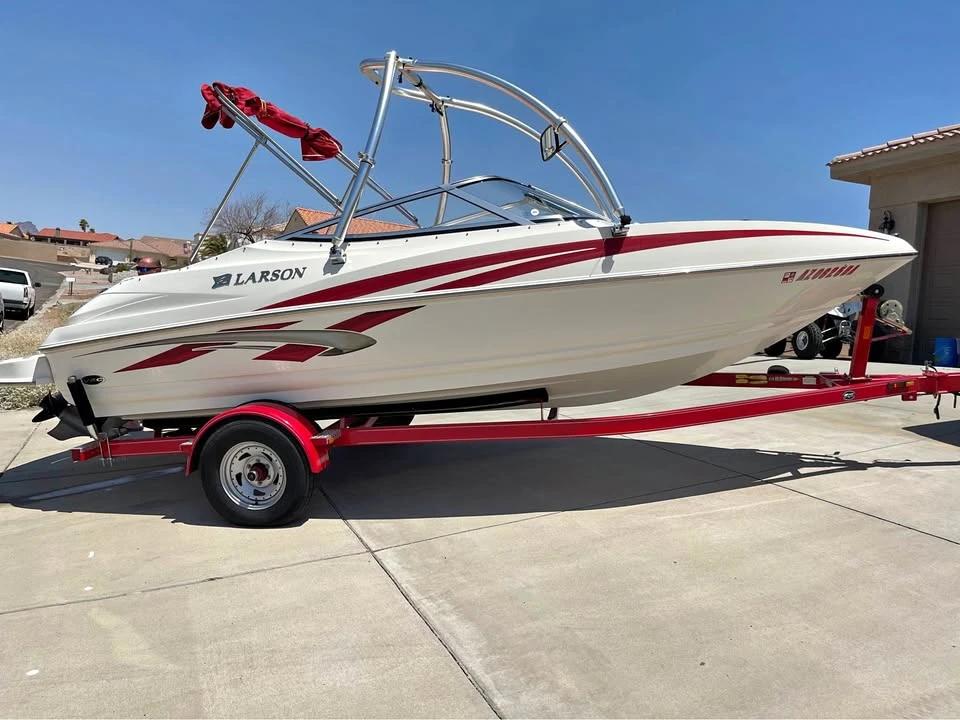 2009 Larson Senza 186 Boat