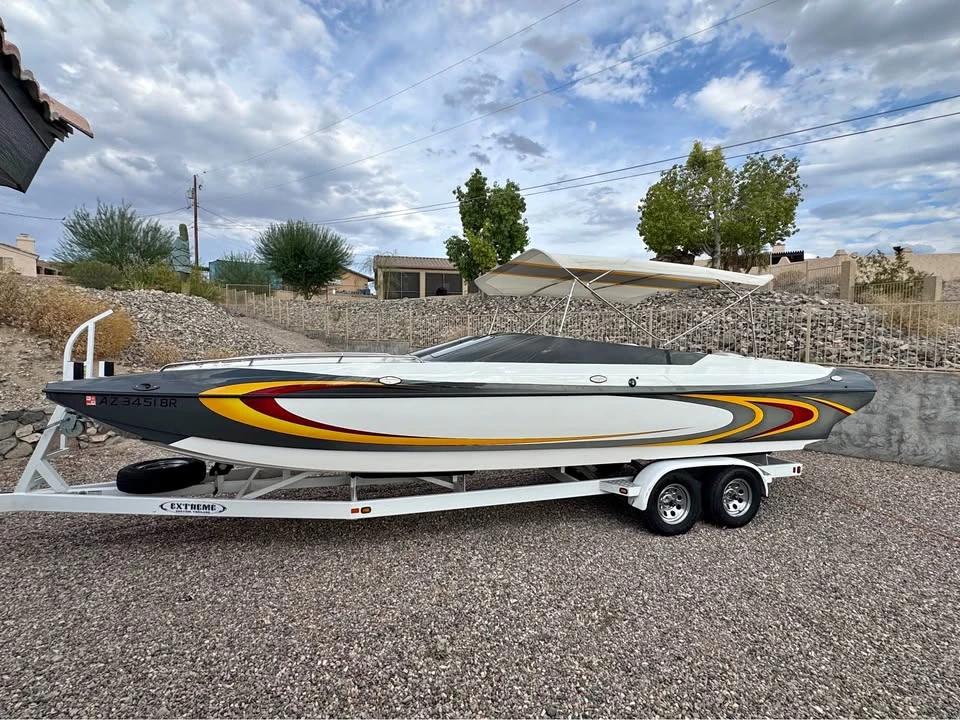 2011 Shockwave deck boat