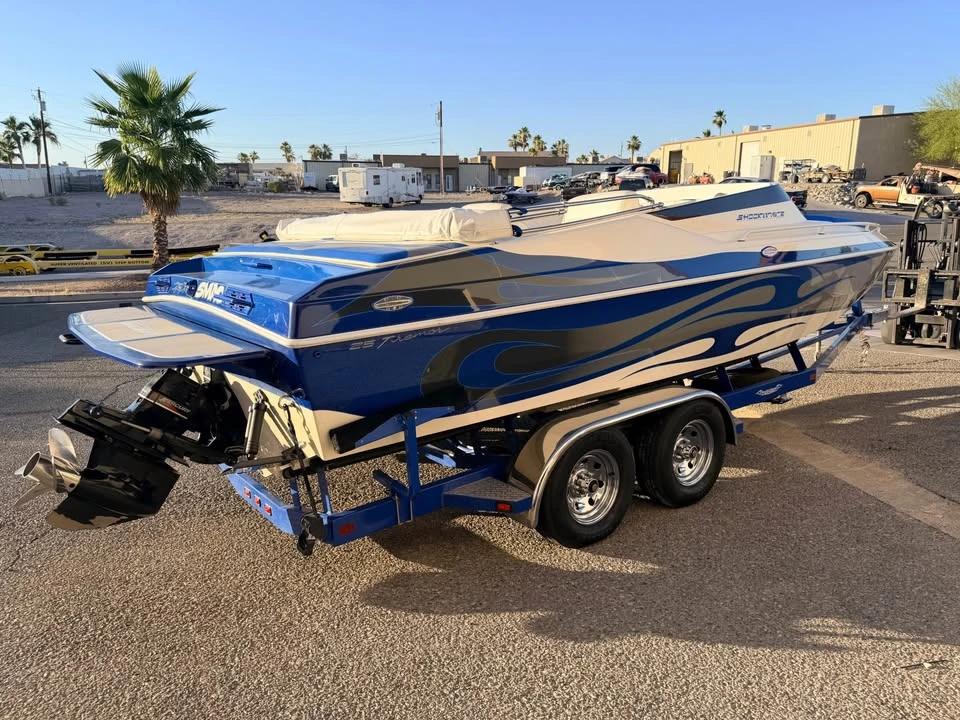 2004 SHOCKWAVE 25 tremor open-bow mid-cabin