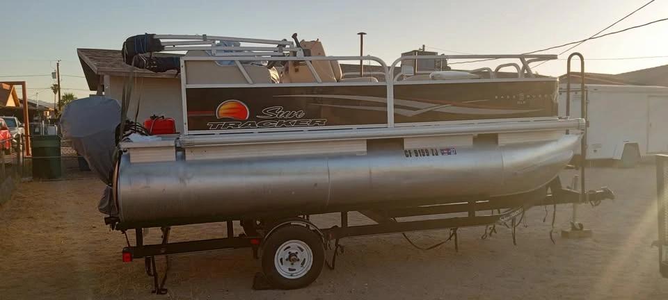 2014 Sun Tracker Signature Series bass buggy 16 dlx Bass Buggy 16 DLX
