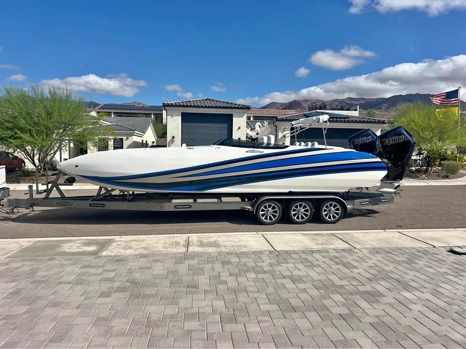 2025 Interceptor 28 Deck Boat