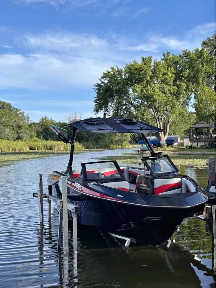 2023 Axis T235