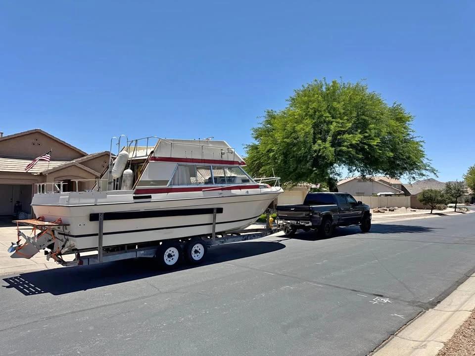 1977 Bayliner Victoria cabin cruiser 2750 Victoria