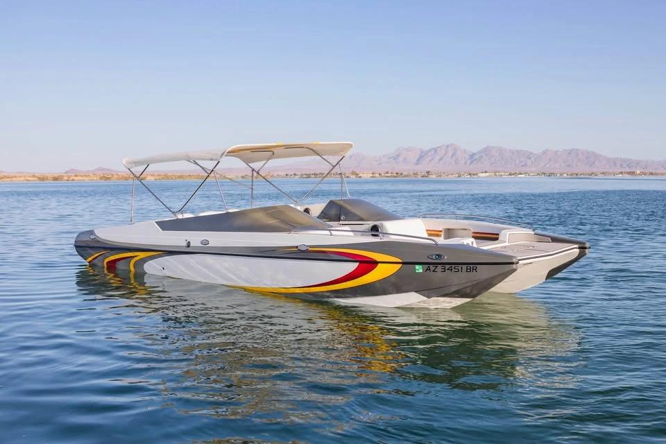 1993 Shockwave 28 deck boat