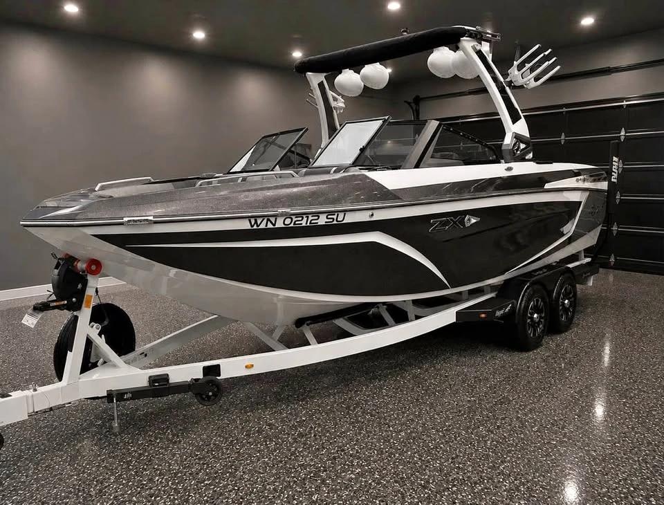 2019 tige ZX Wake/Surf Boat