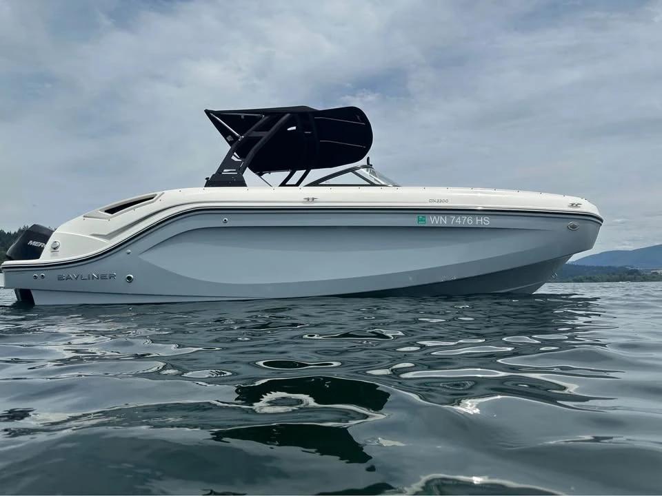 2020 Bayliner DX2200 Deck Boat