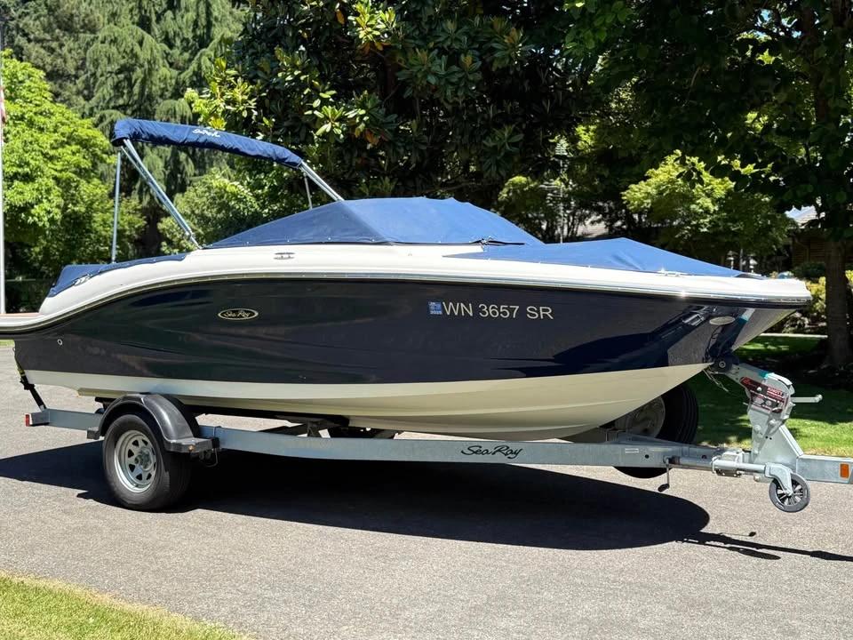 2018 Sea Ray Bowrider