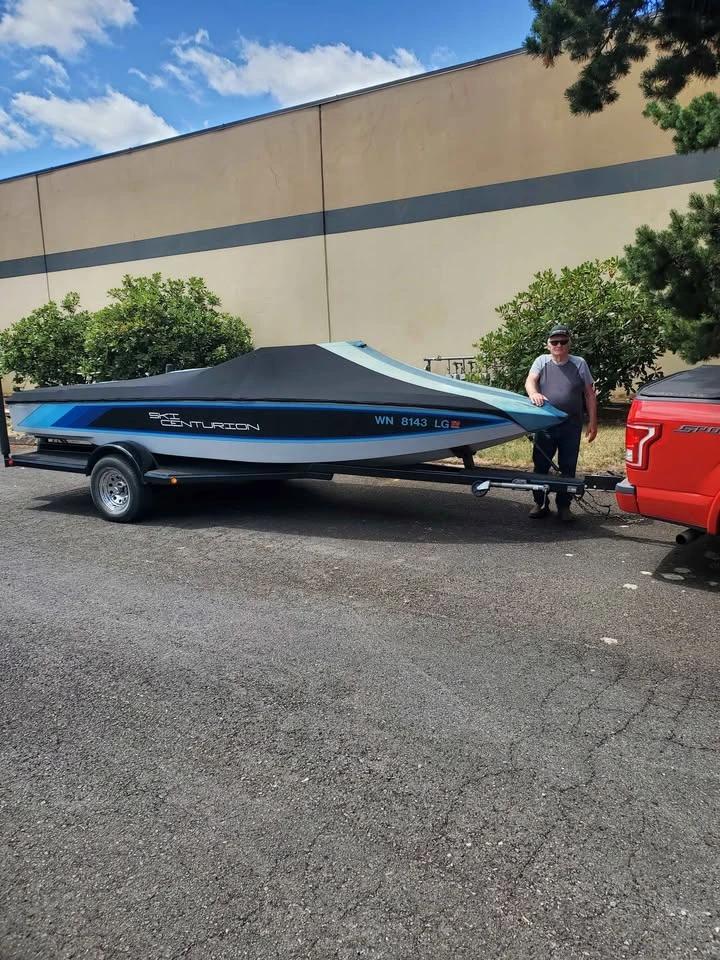 1988 CENTURION FALCON Ski Boat