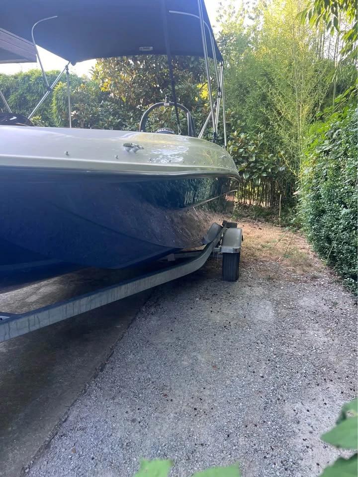 2018 18’ bayliner element Element E16 Deck Boat