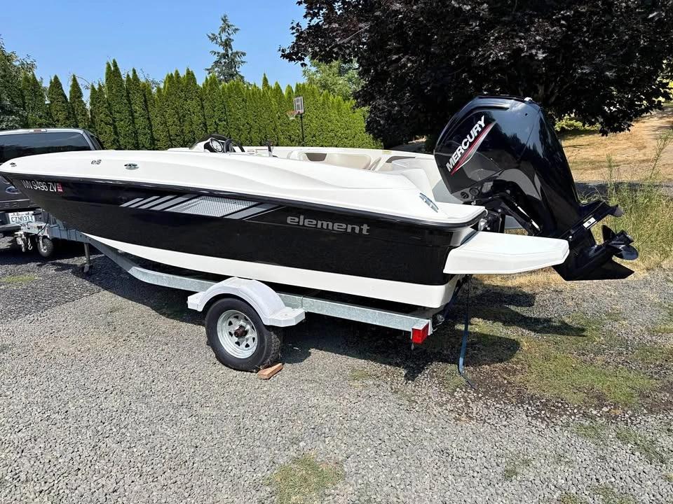 2021 Bayliner element e18