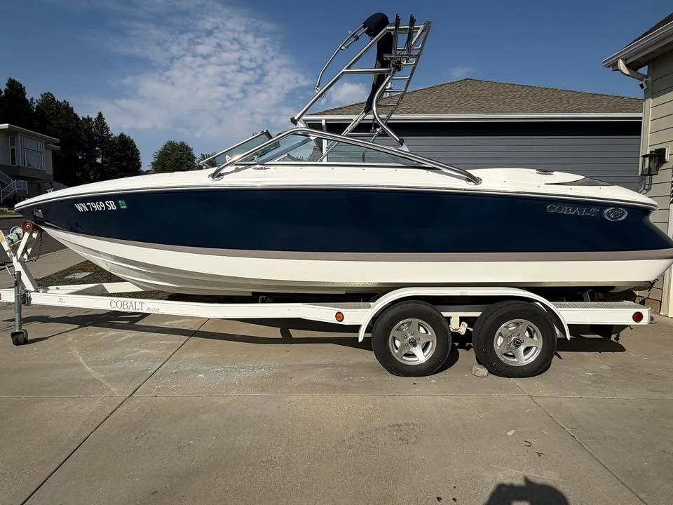 2004 Cobalt 220 (Bowrider)