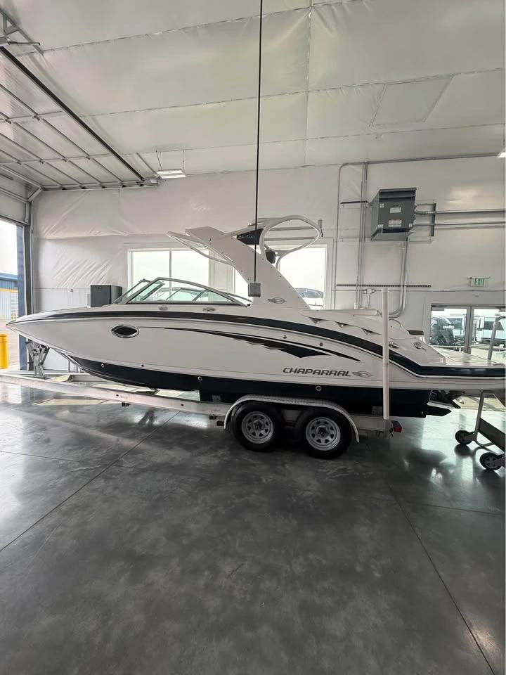 2013 Chaparral sunesta 264 sport boat