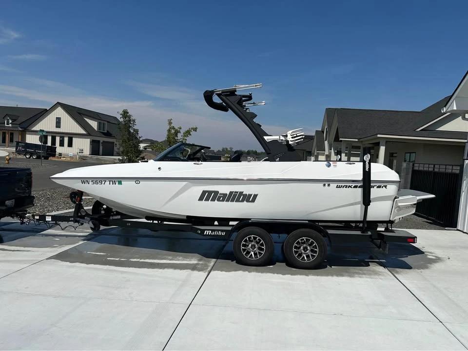 2021 Malibu wakesetter 21MLX