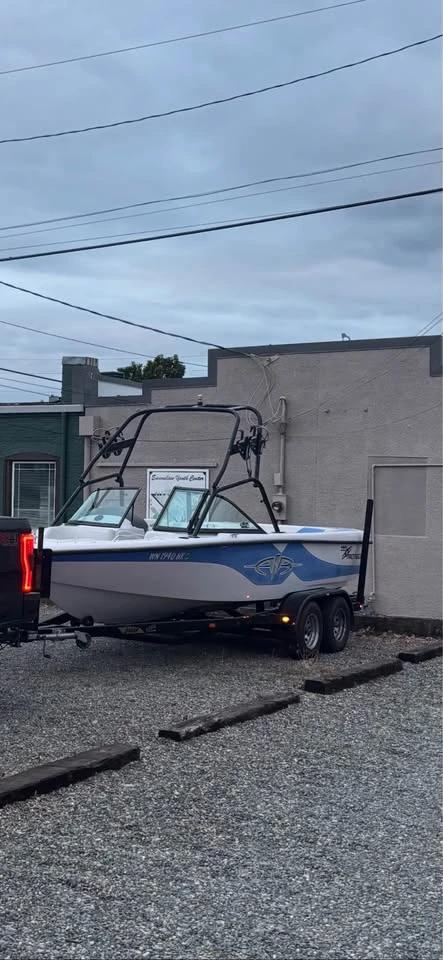 2001 Ski Nautique correct craft