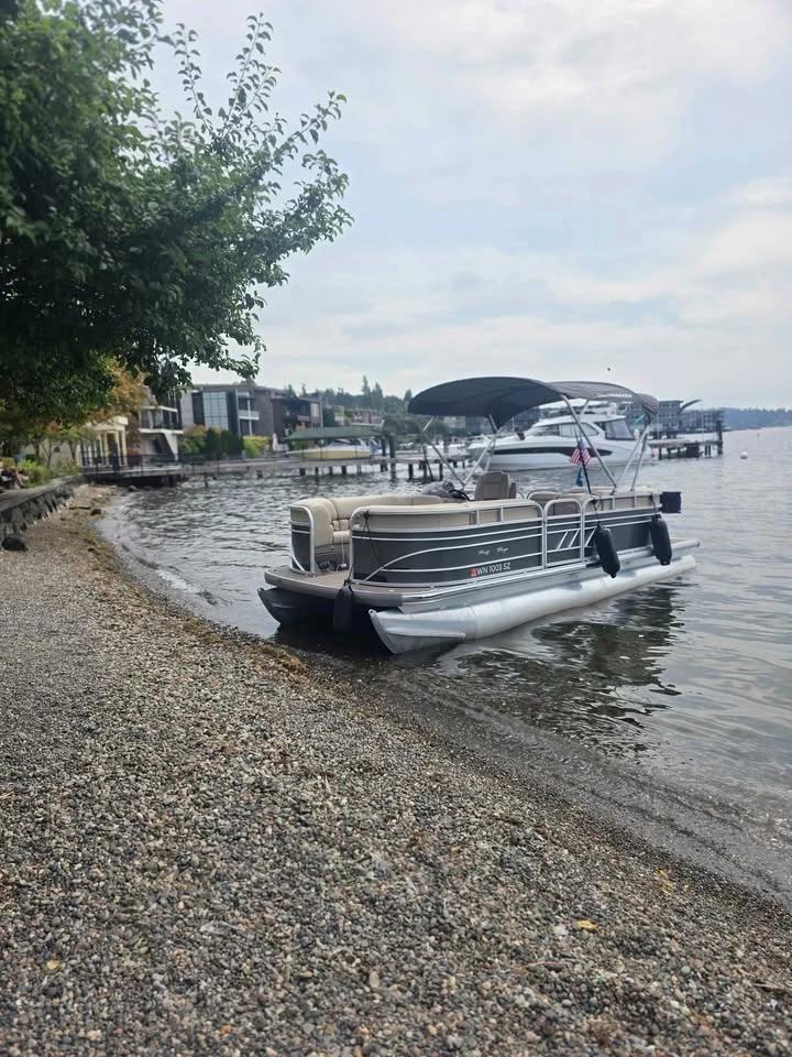 2025 SUNTRACKER DLX 20' PONTOON PARTY BARGE BOAT Party Barge 20 DLX