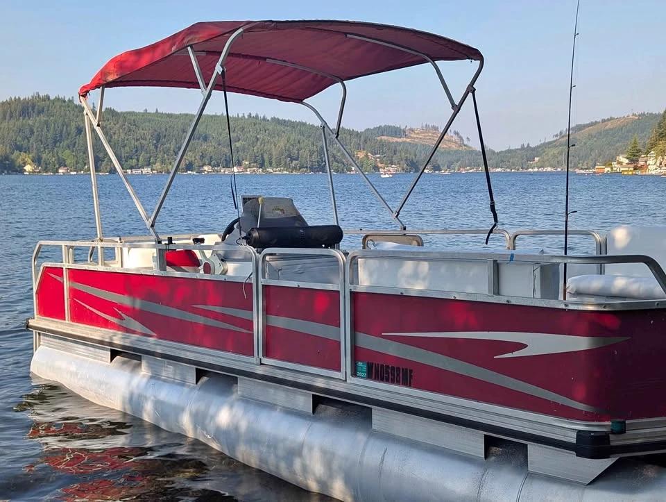 1994 suntracker. 20 ft. Suzuki 70hp Party Barge 20